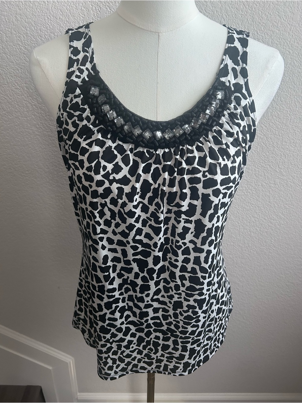 Essentials by Milano Black & White Beaded Scoop Neck Tank